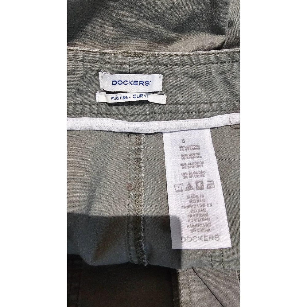 DOCKERS Women’s Shorts Size 6 Olive Green Mid Rise Curvy Stretch Utility Pockets - Picture 4 of 6